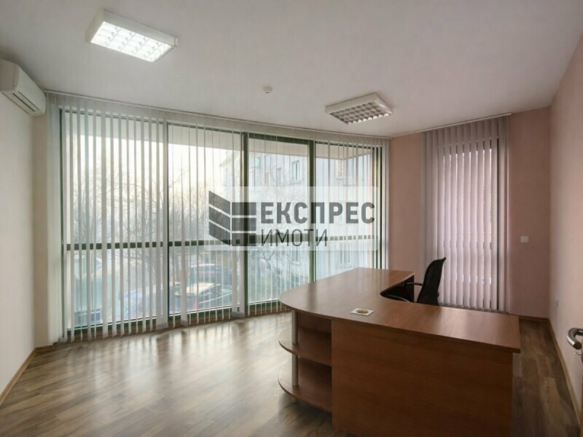 Търговски имот в Широк център - Детайли за имота 1