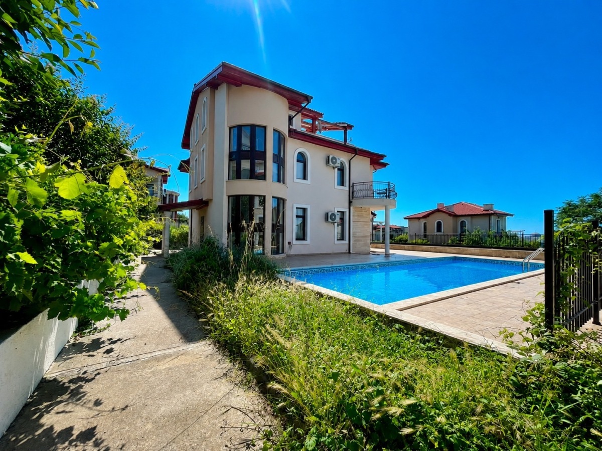 House in Sveti Vlas - Property Details 1