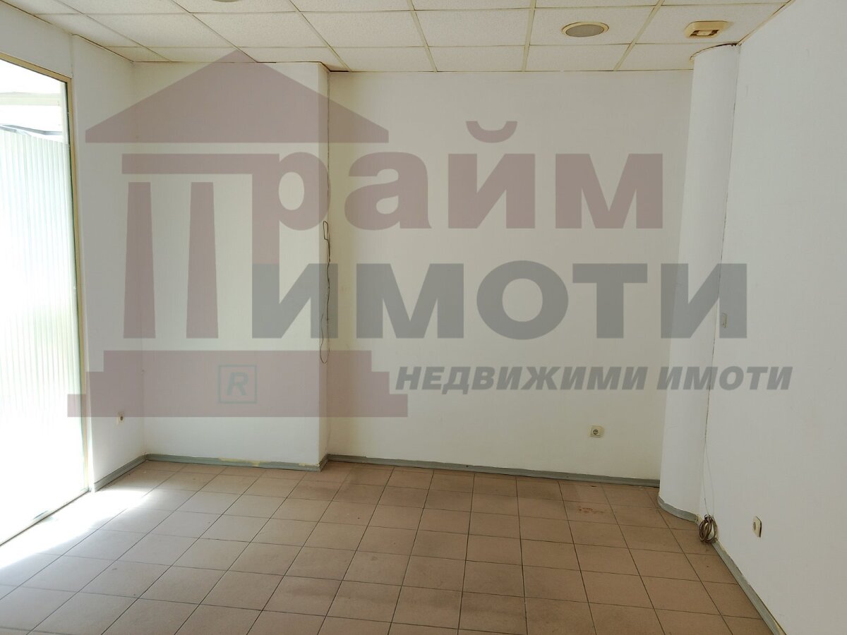 Търговски имот в Люлин - център - Детайли за имота 1