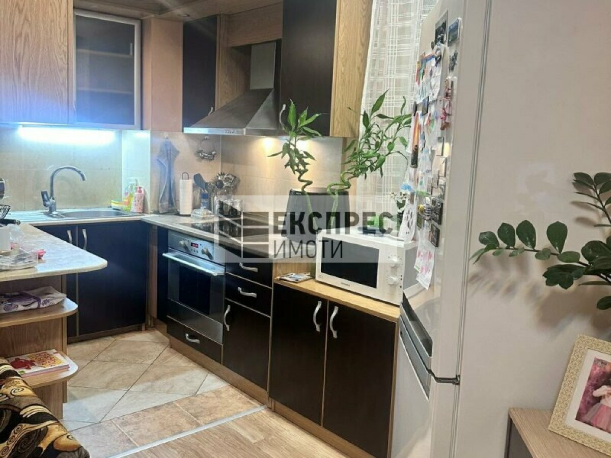 Apartment in Vazrazhdane 1 - Property Details 1