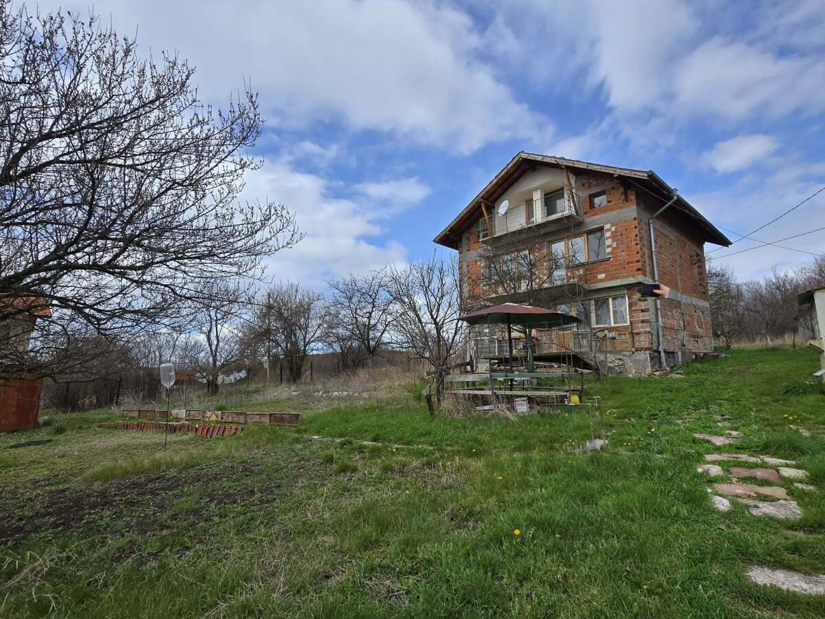 House in Velkovtsi - Property Details 1