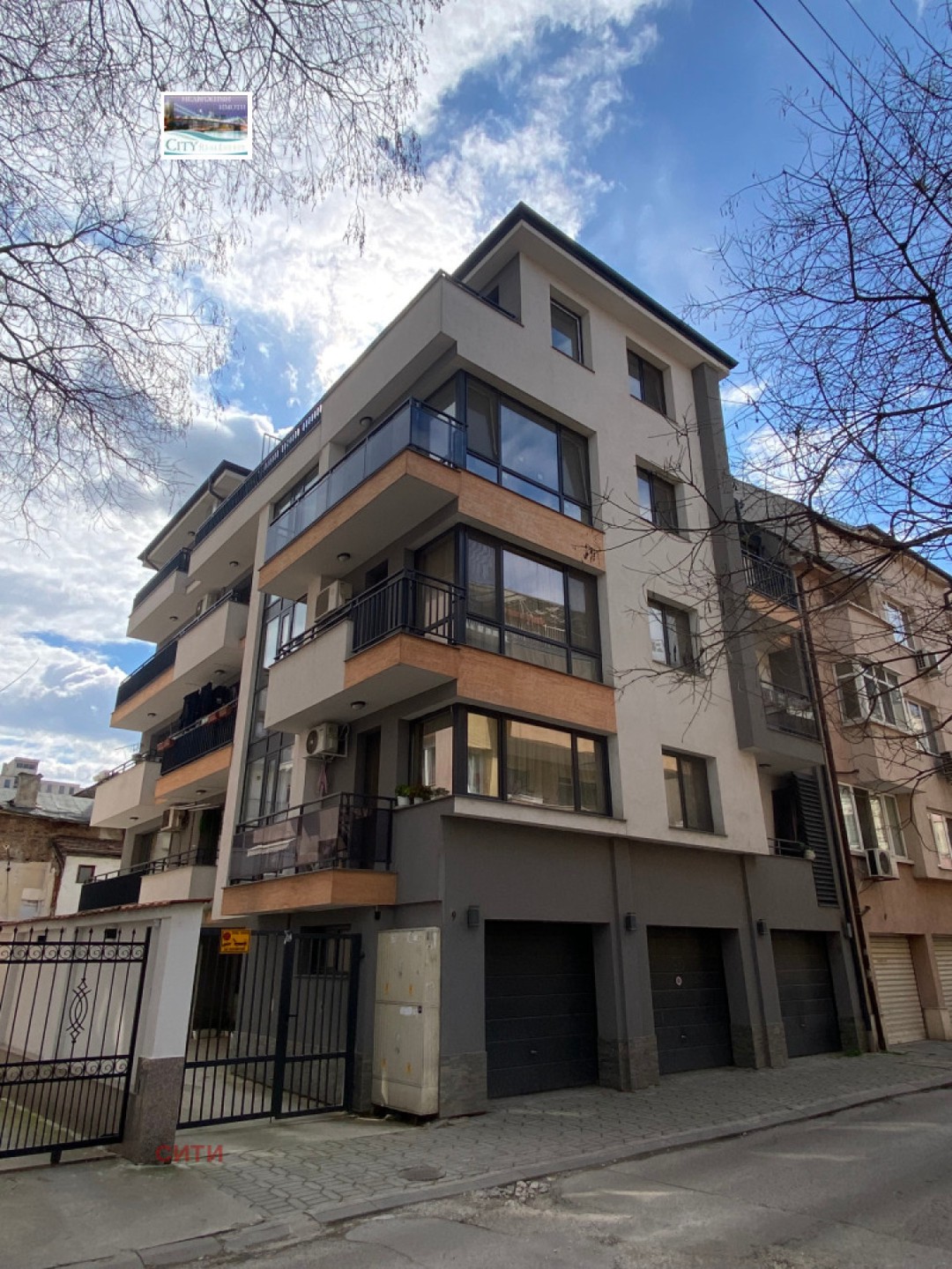 Apartment in Center - Property Details 1