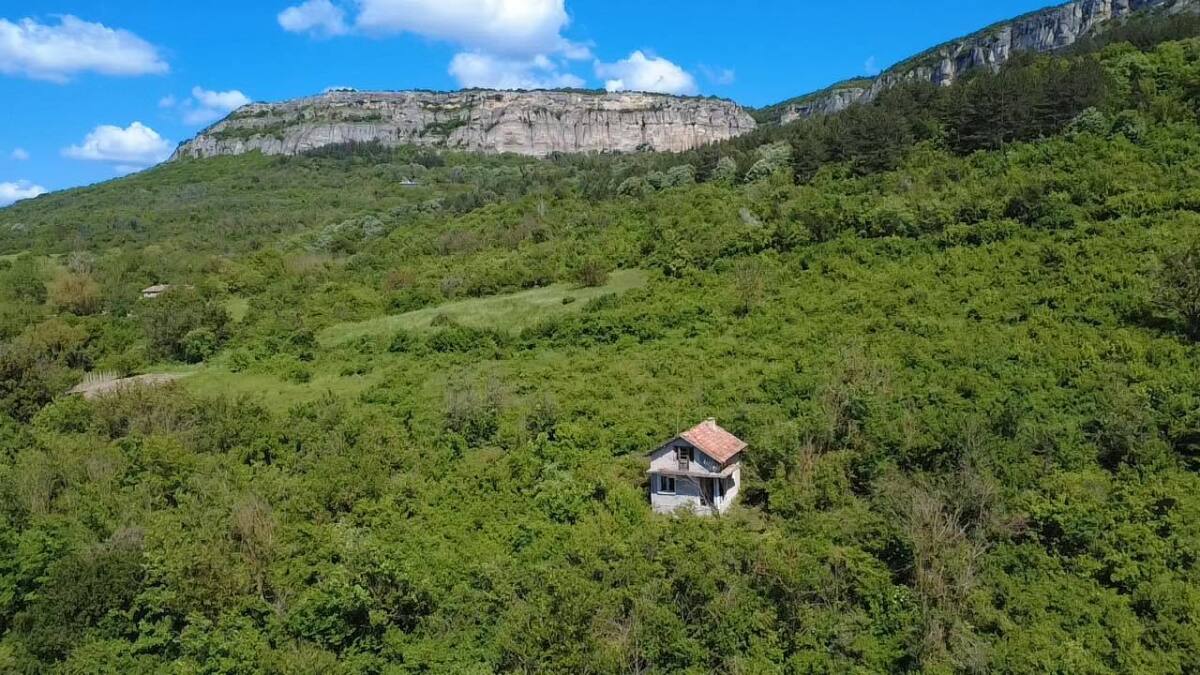 Къща в Мадара - Детайли за имота 1