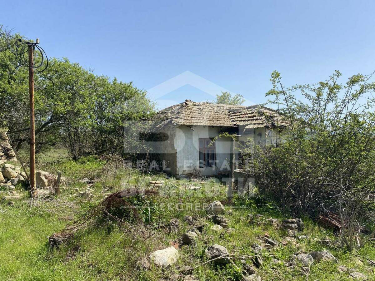 Къща в Аврен - Детайли за имота 1
