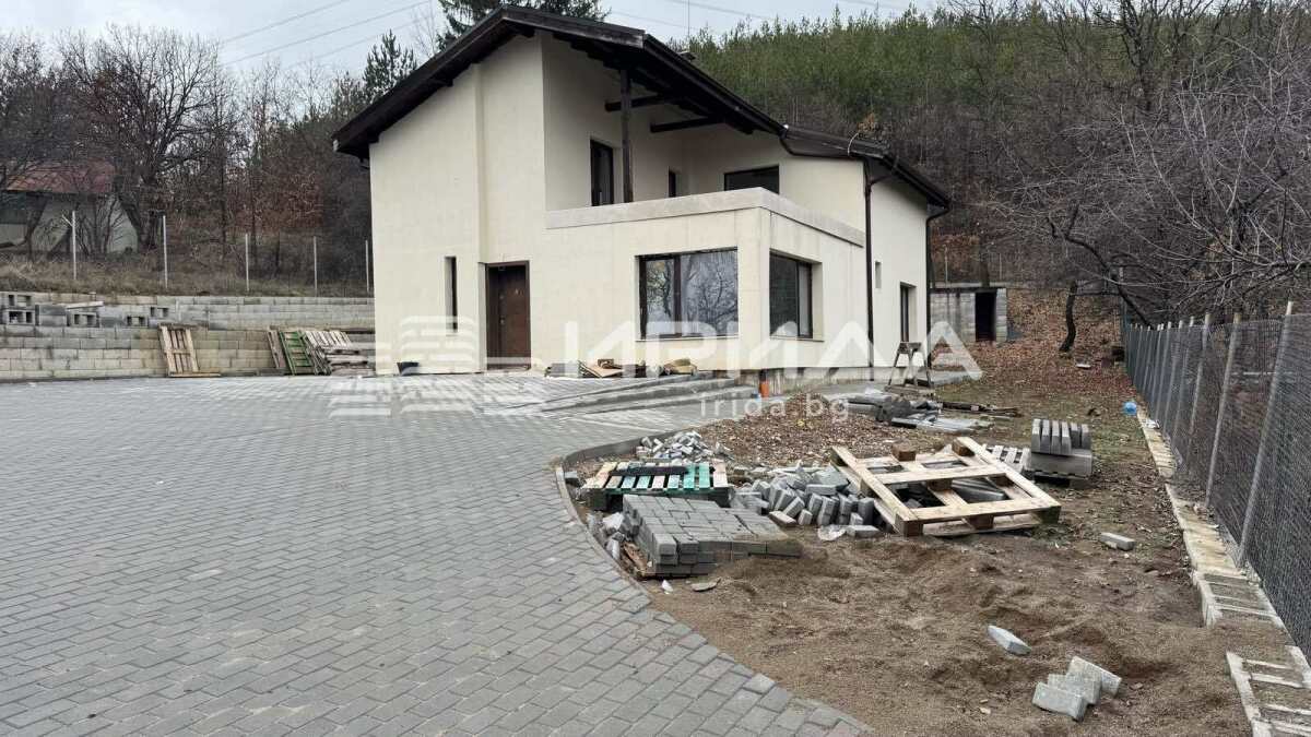 Къща в Чибаовци - Детайли за имота 1