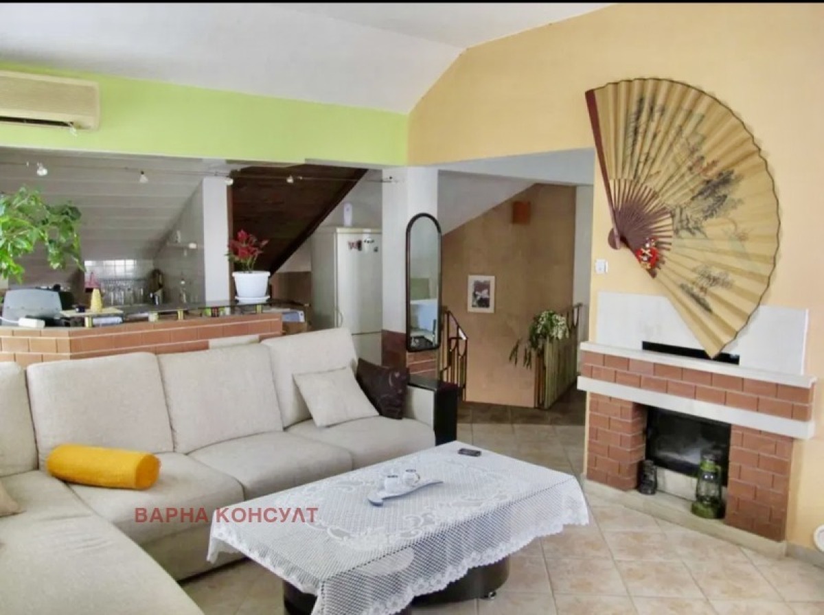 Apartment in Collective Farm Market - Property Details 1